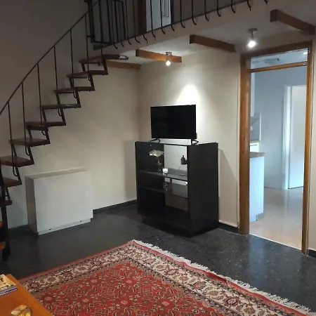 Sunny Northern Apartment Athens