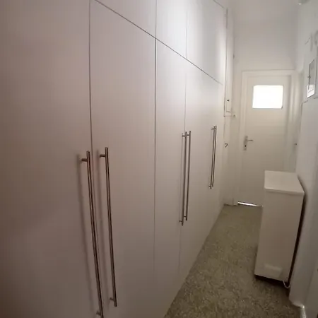 Sunny Northern Apartment Athens